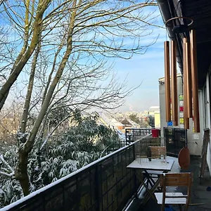  Hébergement de vacances Rez De Jardin Un Pavillon Vue Paris Eiffel France