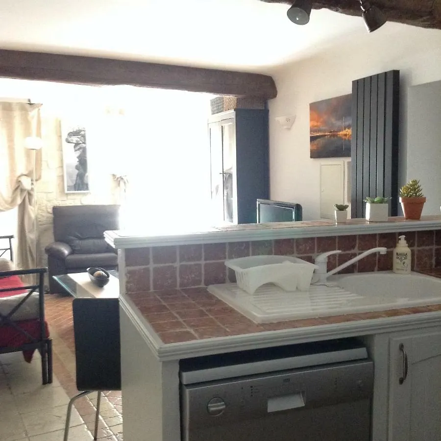 Vieille Ville, 1 bedroom apt, max 2 adults&2 kids Antibes 0*,