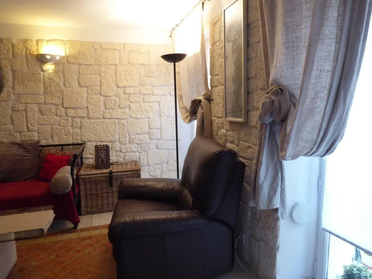 Appartement Vieille Ville, 1 bedroom apt, max 2 adults&2 kids Antibes