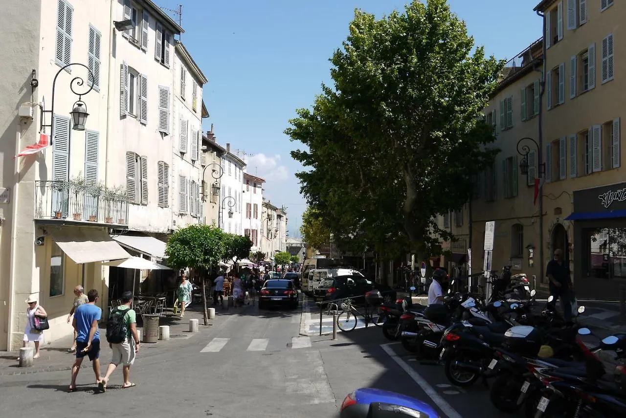 Vieille Ville, 1 bedroom apt, max 2 adults&2 kids Antibes 0*,  France
