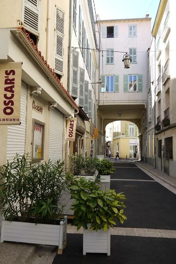 Appartement Vieille Ville, 1 bedroom apt, max 2 adults&2 kids Antibes