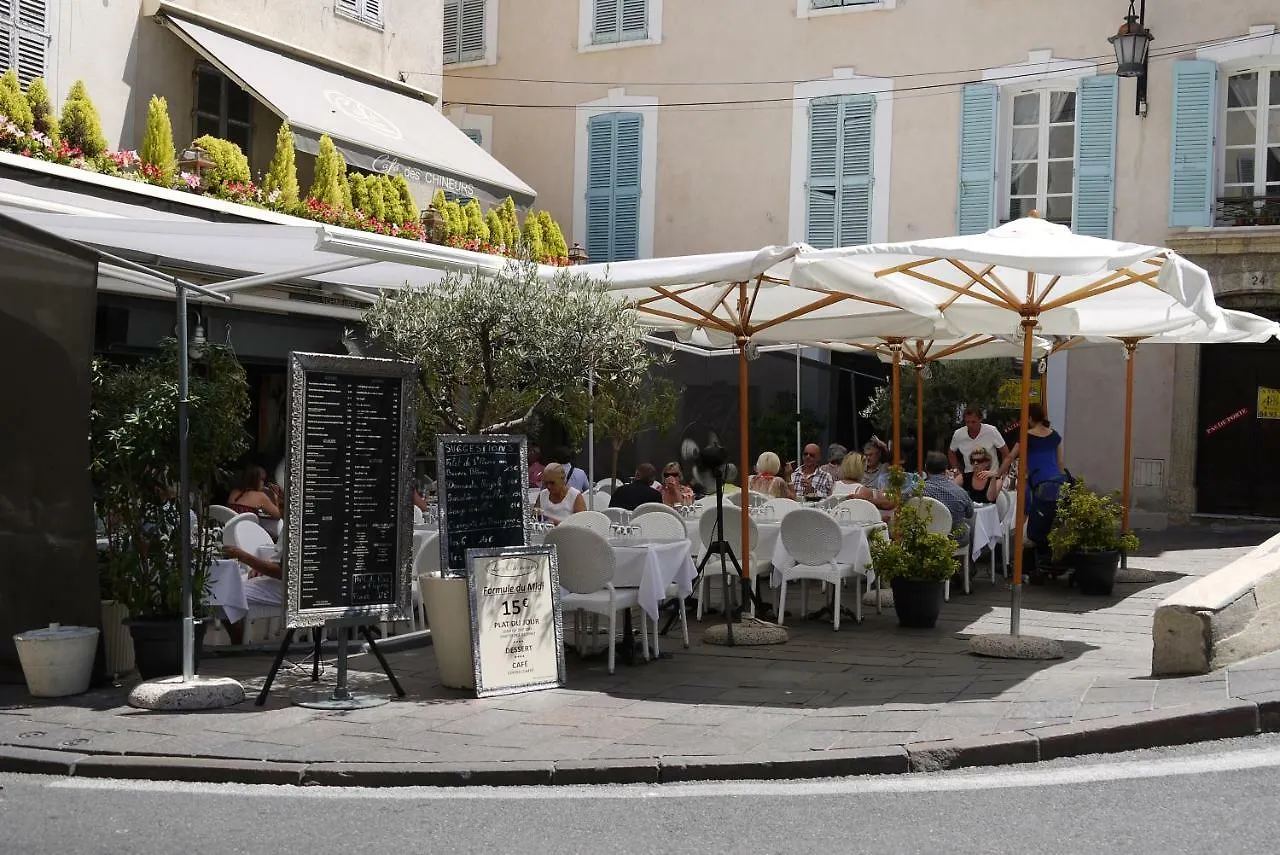 Apartment Vieille Ville 1 - Luca'S Apartment, 1 Bedroom, Max 2 Adults And 2 Kids Antibes France