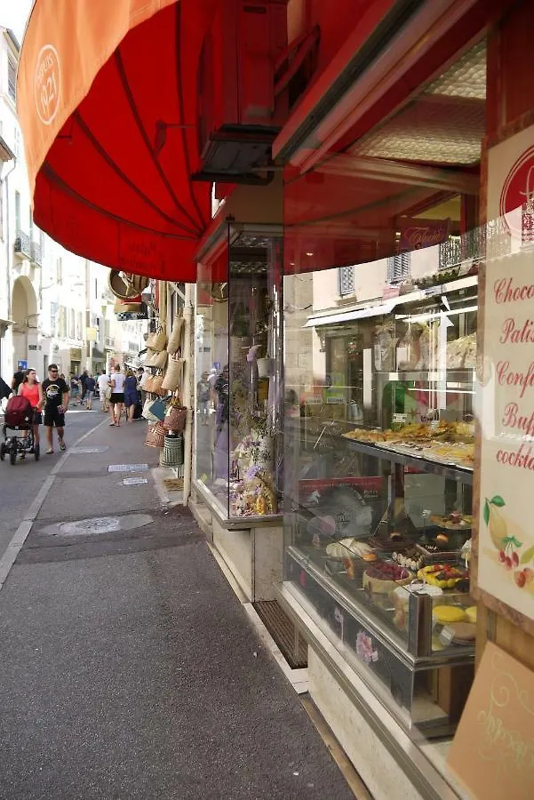 Apartment Vieille Ville 1 - Luca'S Apartment, 1 Bedroom, Max 2 Adults And 2 Kids Antibes